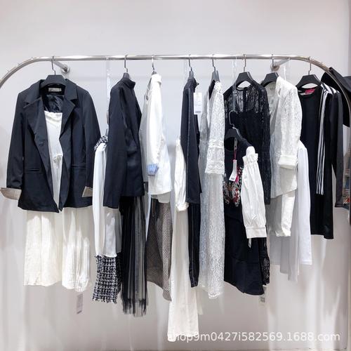 西装垂坠感2021秋款圆领卫衣女 卢浮服饰实力卖场女装 工厂女装